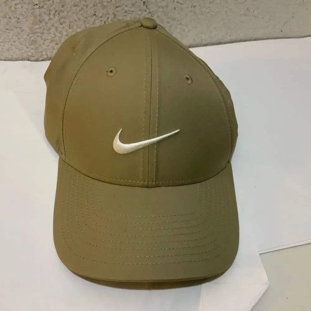 Nike Legacy91 Dri-Fit Adjustable Sports Cap